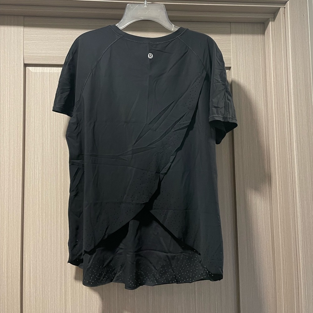 Lululemon athletic tee